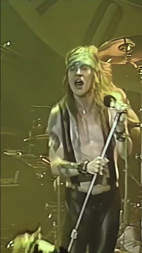 Guns N' Roses – My Michelle 🎸🔥 (Raw Live Energy) #Shorts