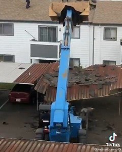 63K views · 57 reactions | Oops! 臘‍♂️ Credit: @raulsolarzano19 on TikTok ▪️ ▪️ ▪️ ▪️ ▪️ #roofershelper #roof #roofer #roofing #roofrepair #reroof #roofinglife #contractor #roofersofinstagram #roofingcontractor #roofingcompany #generalcontractor #handyman #keepcraftalive #builder #construction #house #home #homeimprovement #homerenovation #craftsmanship #craftsman #fail #roofingfail #rooffail #constructionfail | The Roofer's Helper | Facebook