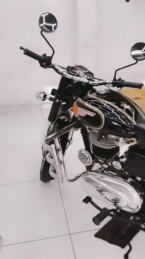 Old model restoration design #fblifestyle #viralreelsfb #trendingreel #reelsfacebook #explorepage Royal Enfield | Indian Bullet House