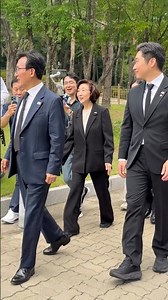 김민석 당대표 백범 김구 선생 묘소 참배 후 김용만 의원 고모님 배웅 #shorts #백범김구 #김민석 #김용만 #묘소 #추모