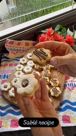 Jihane aka Maman Chocolat on Instagram: "Sablé has always been one of my favorite childhood dessert, tried so many recipes, but never found the one that stayed crunchy and melts in the mouth. I finally found it and today I am sharing it with you. 225 g of butter at room temperature 1 egg 1 cup of icing sugar 1 cup of corn flour 2 cups of flour 1 teaspoon baking powder 1 teaspoon of vanilla Directions: Start by creaming the butter with the sugar. At the egg and mix until combine. Then add the flo