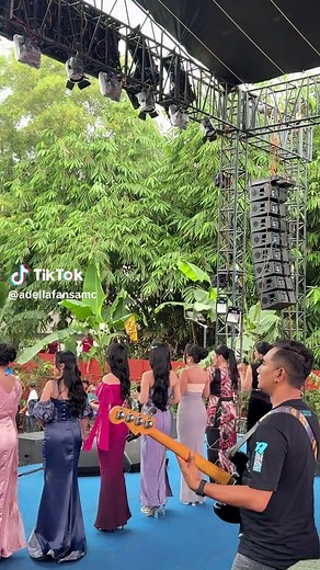 Adella: Perahu Layar Live Performance