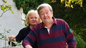 Nem áll készen a társasági életre Dékány Sarolta – így él most Koós János özvegye