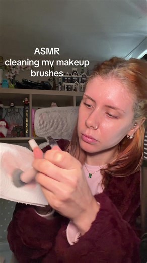 ASMR Makeup Brush Cleaning for Relaxation