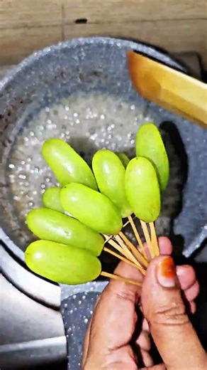 Crunchy Grape Tanghulu ASMR 🍇✨ | Crispy Homemade Candied Grapes Recipe | #asmr #recipe #food