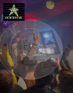 Another legendary SL2 - WAY IN MY BRAIN 🎵 :)) salutes to SLIPMATT, DJ LIME 🙂 & JAY JAY - the band sadly split in 1993 but did have some very legendary tunes on XL records .. that are still in our brain 🧠 today Did you know .. Which songs were sampled in "Way in My Brain" by SL2? "Way in My Brain" contains samples of "Under Me Sleng Teng" by Wayne Smith, "Chocolate Buttermilk" by Kool & the Gang and "Give It Up" by Kool & the Gang…. Also on this EP DJ’s TAKE CONTROL .. what a track :)) SL2 - O