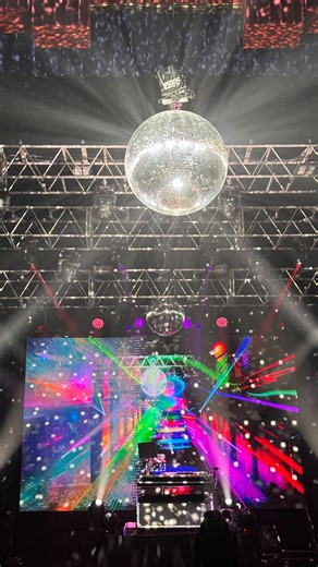 Tonight!! Doors open at 10:30 in the Event Center if you need a place to dance the year away. That’s where we’ll be. ✨ 📍The Final Moment | Event Center FREE entry, 21 , club vibes, midnight countdown, dancers, light show | Harrah's Cherokee Casino Resort