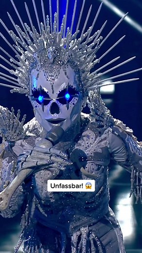 She’s back! Unser Skelett @Sarah Engels hat uns wieder einmal verzaubert und für Gänsehaut gesorgt! 🤩 #maskedsinger #TMSP7