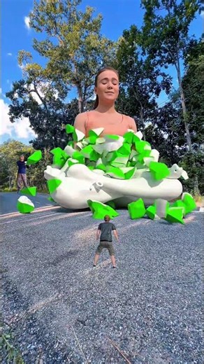 Smashing horror girl special effects c4d 😯 #viralshorts #shorts #vfx #shortsfeed #shortsyoutube