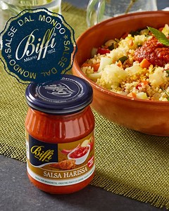 Harissa è la nostra Salsa che vi porterà in tavola il profumo delle spezie del Nord Africa! Ideale sulle alette di pollo e in ogni piatto in cui cerchiamo la nota piccante, la salsa Harissa Biffi viene realizzata con peperoncino, aglio, cipolla e spezie. Pochi e semplici ingredienti che rendono la Salsa Harissa così unica e piccante! #biffi #biffi1852 #biffichesalsa #salsaharissa | Biffi 1852