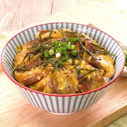 卵でマイルドに♪ アナゴの卵とじ丼のレシピ動画・作り方 | デリッシュキッチン
