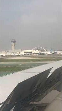 United Airlines Boeing 737-900 (ER) Landing in LAX! #aviation #losangeles
