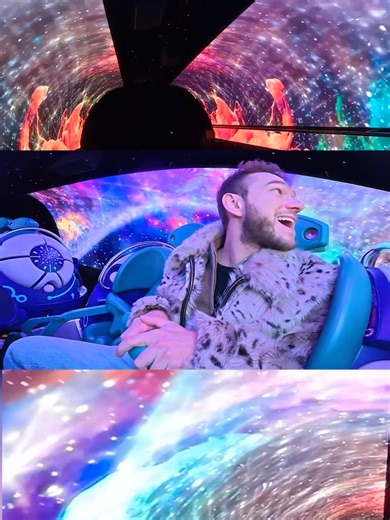 みんなも体験した？👀✨ 初めての #CLUBZEDD 体験で、 テンションMAXな世界的DJ @zedd 🎧⚡ ライドのビートに乗った瞬間、そのリアクションは想像以上…！？ Part 3では独占インタビューを公開予定🎤 お楽しみに！ — 🎢『スペース・ファンタジー・ザ・ライド ～CLUB ZEDD REMIX～』 📅 8/17まで！