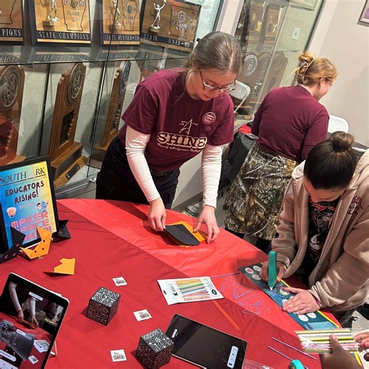 🚀🔬 Magnolia School District STEM Night was a huge success! 🤖✨ This past Tuesday, families from across our community joined us in the Panther Arena for an exciting evening of hands-on STEM learning from 5:00–6:30 p.m. We were thrilled to have 197 Magnolia School District students attend—and over 200 total students, including students from surrounding areas! A special thank you to the 45 MSD faculty and staff members who participated and helped make the night engaging, educational, and fun for 