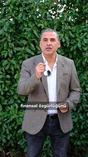 Espark AVM on Instagram: "2026'da Finansal Özgürlüğe Adım Atın! 📈 Uzmanımız Aydın Bilek, 2026 yılında birikimlerini küresel piyasalarda değerlendirmek isteyenler için Amerikan ETF'lerinin (Borsa Yatırım Fonları) sunduğu fırsatları ve bileşik getirinin gücünü anlatıyor. Küçük adımlarla büyük farklar yaratmanın yollarını keşfedeceğimiz bu özel etkinlikte, uluslararası yatırım araçlarını ve doğru portföy yönetimi stratejilerini derinlemesine ele alacağız. 🗓️14 Şubat Cumartesi ⏰16:00 - 18:00 📍Esp