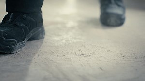 Weltweit die erste Arbeitshose mit zertifizierten integrierten Knieschonern ! Bewegungsfreiheit, die sich fast so anfühlt, als würde man keine Knieschoner tragen. Mehr Infos: https://www.snickersworkwear.ch/campaign/capsulized | Snickers Workwear