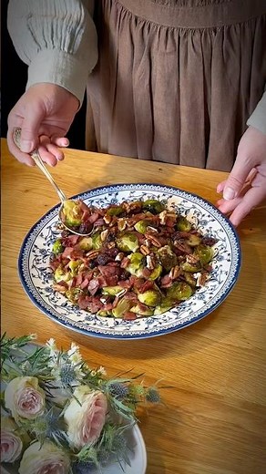 Crispy Brussels Sprouts with Bacon, Maple & Pecan 🥓✨ | Easy Holiday Side Dish🦃🎄