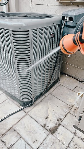 Grisel Fleites | Lifestyle & Home | Miami, Fl on Instagram: "Did you know you could hose down your AC unit? Hosing down the unit can remove debris to help it run more efficiently and cool down the outside part of your AC system #cleaning #cleaningmotivation #cleaningtips #cleanwithme"