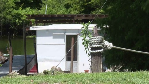 Abandoned houseboats spark action in Henderson and across Louisiana