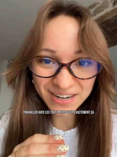 Et si ton métier te rendait vraiment indispensable ? Pas juste utile. Essentielle. 💭 Travailler avec les enfants, c’est accompagner leurs premières émotions et leurs premiers pas. C’est donner du sens à chaque journée. Et voir son impact, concrètement. Le CAP Petite Enfance est souvent le déclic. Accessible à distance, à ton rythme, avec un vrai accompagnement. Aujourd’hui, beaucoup ont osé. Et ne le regrettent pas. Alors dis-nous… Tu te vois exercer un métier avec les enfants ? 💜 👇 Réponds e