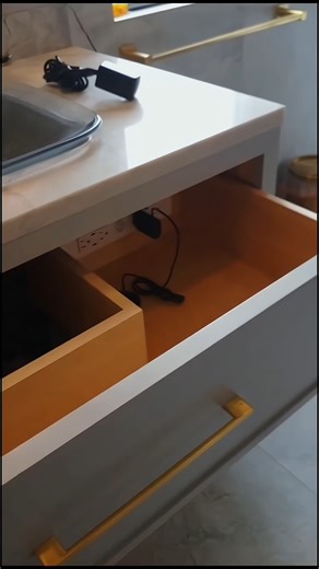 U-shaped drawers? No problem for Docking Drawer! 💪 When the client wanted to eliminate countertop cord clutter, Kyle from @figueroa_electrical knew exactly what to recommend — a powered in-drawer solution from Docking Drawer. ⚡️ 🔌 Our outlets can be easily retrofitted into existing or custom cabinetry, creating powered drawers or pull-out organizers to safely stow and power hair dryers, hot tools, toothbrushes, shavers, and more. Designed specifically for in-drawer use, each outlet includes in