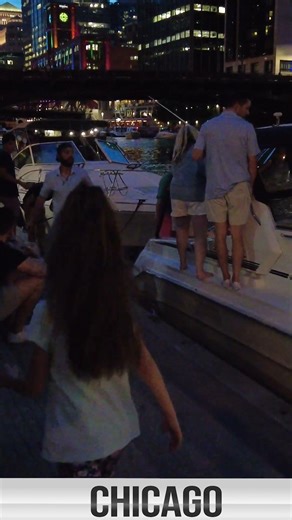Chicago River After Dark #nightlife #chicago #shorts