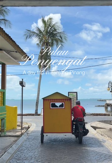 Explore Tanjung Pinang in a day— Pulau Penyengat! Menurut sejarah, Pusat Kebudayaan Melayu: Pulau ini menjadi tempat lahirnya bahasa Indonesia dan pusat kebudayaan Melayu 📍Pulau Penyengat, Tanjung Pinang #explorekepri #tanjungpinang #batam