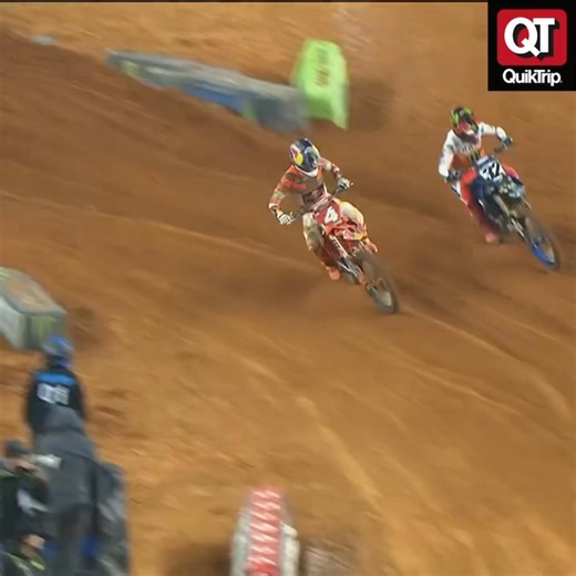 Sexton makes the moves on Cooper to get back into 2nd 🥈 🎥 Monster Energy 450 Race 2 LIVE fueled by QuikTrip #SupercrossLIVE #SMX #KTM | Supercross