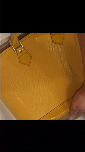 How to clean a Louis Vuitton Epi Leather handbag. #louisvuitton #leathercleaning #cleaningtips #lv