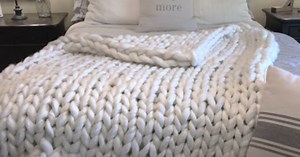 DIY Simple Knitted Chunky Blanket