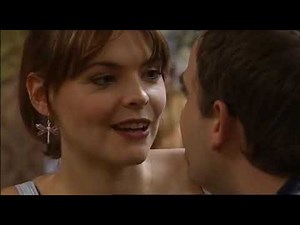Coronation Street - Tracy Barlow Punches Steve McDonald (5th August 2005)