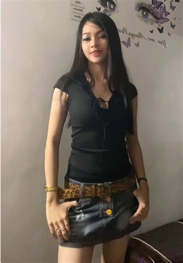 Stylish Streetwear Outfits with a Mini Skirt