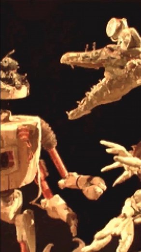 The Neverhood - Will this battle of the giant monsters have a winner?