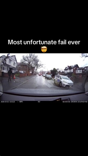 #creatorsearchinginsight#driving#twitch#fail. Learner decided to use blocker but didn't see if his exist was blocked and 2nd blocker decided to stop in the roundabout 🤯