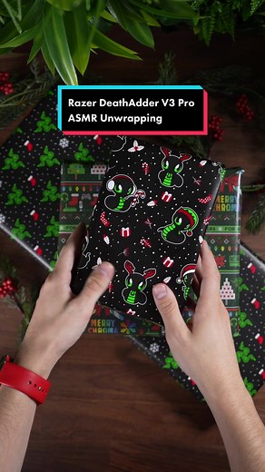 What did you get for #Christmas ? 👀🎁🎅🏻 #presents #gifts #razer #gaming #deathadder #HolidayOREOke