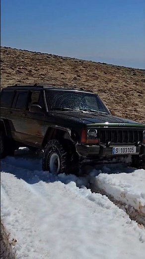 Jeep Cherokee XJ with V8 engine