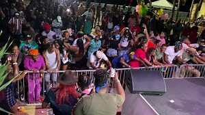 HIGHLIGHTS OF ASA BANTAN IN ST.CROIX U.S. VIRGIN ISLANDS 🇻🇮 ST.CROIX CARNIVAL 🇻🇮 LOOK HOW THE BOUYON BOSS MASHUP ST.CROIX 🥳 LOOK JAM 🔥🔥🔥 ST.CROIX WAS CRAZY ENERGY 🥵🥵🥵 ASA BANTAN LIVE IN ST.CROIX 🇻🇮🇻🇮🇻🇮 SHE WANT A BADMAN 😎 #StCroixCarnival #BouyonBoss #Wetfeteking #MrMessMaker #AsaBantan | Asa Bantan