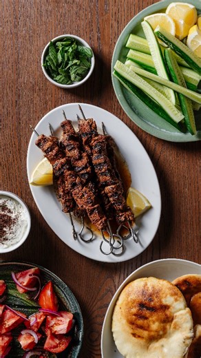 Hayden Quinn on Instagram: "I love food like this. All about sharing, cooking and eating with your hands, by the BBQ and very much ready to eat outside in the sunshine with a great group of friends. Using @cleaversorganicmeat organic rump steak means rich, natural flavour from free-range beef with no added hormones. Recipe here 2 x packets Cleavers Organic Rump Steaks, cut into cubes Spice Mix 1 tbs salt 1 tsp chili flakes 2 tsp coriander powder 2 tsp cumin powder 1 tbs smoked paprika Tomato Sal