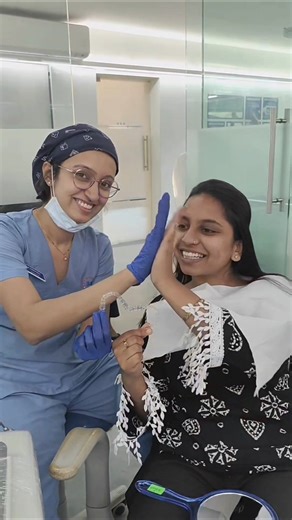 First day of Invisalign treatment 💫Designed for comfort, precision, and aesthetics. #invisalign