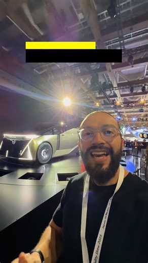 Lexus LS concept: A lo largo de la historia las letras LS significaban Luxury Sedan en Lexus, sin embargo hoy la marca lo cambió por Luxury Space, sugiriendo un giro interesante al presentar una “mini” van de super lujo, con 6 ruedas. Este es el futuro de la marca un espacio de lujo que pueda acompañarte, un hogar fuera de casa. | speed-addiction.com