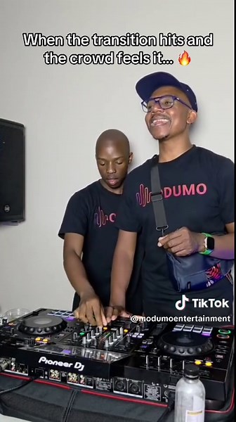 Mastering the Perfect Transition in DJing