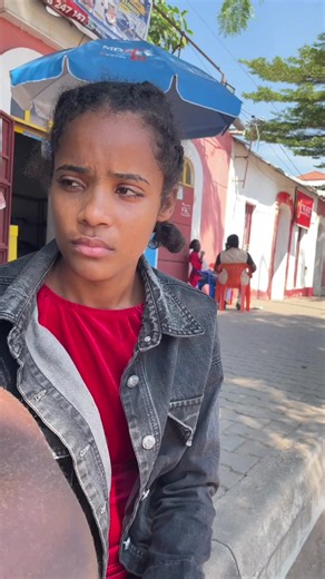 Quando não temos dinheiro para pagar no salão😂😂😂 📌Fiquem ligados família segunda-feira estaremos no @@Zap_Viva no programa Na Placa📍🎥🔥🥳 Casal do funge das 05h😁✨#casalklezi❤️ #angola🇦🇴portugal🇵🇹brasil🇧🇷 #foryou #viraltiktok