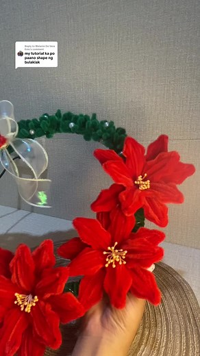 Poinsettia Flower Tutorial Using Fuzzy Wire