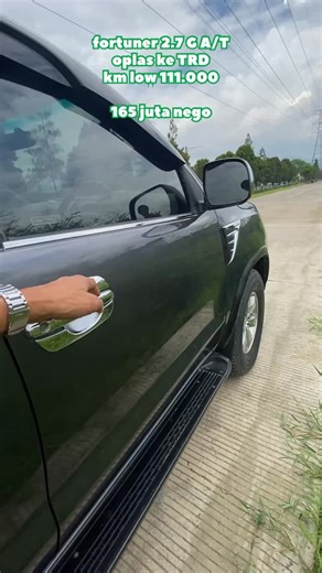 garasi189id on Instagram: "jual fortuner 2.7 G A/T 2005 facelift SRZ TRD bonus grille 1 lagi yang black panther odo low 111000 interior cakep bungkus rapi mesin matic kaki bagus pajak off jan 2025, 6 jutaan incl denda, harusnya 4 juta head unit android, kamera mundur, subwoofer kolong ban mesti ganti 165 juta nego #car #carporn #carenthusiast #reel #cargram #carinstagram #cars #insta #trending #trend #trendingreels #trendy #mobilseken #mobil #instacar #instalook #insta #instagram #instagood #ins