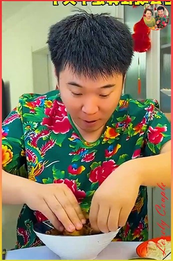 2M views · 33K reactions | One for you, one for me… until he stole EVERYTHING  #FoodGreedy #CoupleDrama #BoomChallenge #Boomnow #Toptrending #吃货 | Lovely Couple | Facebook