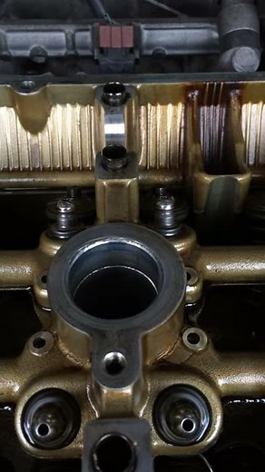 HLA（ラッシュアジャスター）エア混入とエア抜きの比較