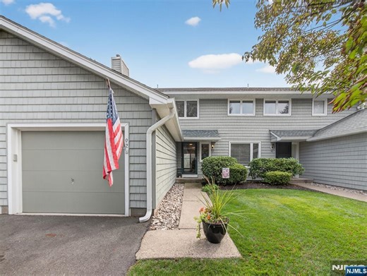 92 Hopkins Ct, Mahwah, NJ 07430 - MLS 25028629 - Coldwell Banker