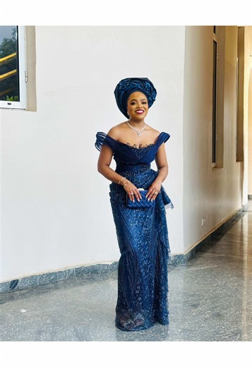 Sister of the Groom Nnenna 🫶🏾 We absolutely loved working with Nnenna, she was so calm and sweet. From her virtual consultation all the way in the US we told her we can’t make what she initially wanted because she has to represent as a sister of the from! She trusted us, loved her final sketch, arrived a few days to her Brothers wedding for her fitting. Fit like a glove ofcourse and she got a ton of compliments!