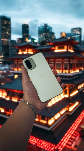 𝗗𝗮𝗿𝗿𝗲𝗹𝗹 叶晟屹｜𝗣𝗵𝗼𝘁𝗼𝗴𝗿𝗮𝗽𝗵𝗲𝗿 𝗖𝗿𝗲𝗮𝘁𝗼𝗿 on Instagram: "Could this OnePlus 15R be your backup camera? 👀📱 Flagship power with the Snapdragon 8 Gen 5, a buttery-smooth 6.83” 165Hz AMOLED, and a huge 7400mAh battery + 80W fast charging to keep you shooting all day. The 50MP Sony main camera with OIS delivers sharp, steady shots, backed by an ultra-wide for those big scenes. For video? 4K up to 120fps. For vlogs? A 32MP autofocus selfie cam with clean 4K. Lightweight. Always with