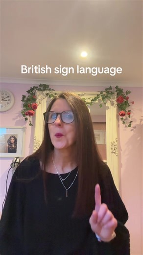 This is how I sign British sign language. Lots of my friends sign “language” different to me but like I’ve said before sign language is regional and sometimes people sign a little different, like hearing people have accents 🩷#deaf #deafawareness #bsl #inclusion